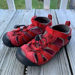 KEEN Big Kids Seacamp II CNX Sandals Red Girl Boy Size 3 Hybrid Water Shoes Hike